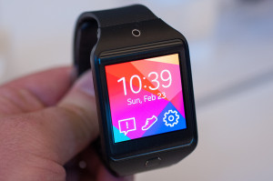 Zobacz różnice między Android Wear a Pebble