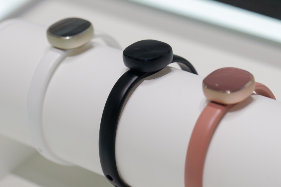 Samsung Charm - stylowy fitness tracker